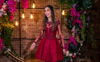 0023---melhor-fotografo-profissional-para-15-anos-fotos-de-festa-de-15-anos-nicole-debutante-buffet-empório-guimarães.jpg