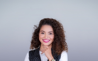 003-0001-06-02-2024-sessão-de-fotos-corporativa-estudio-de-fotografia-londrina-rafael-porto-fotografo-evento-infantil-casamento-15-anos-book-feminino-formatura.jpg