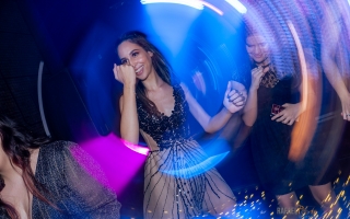 0049---melhor-fotografo-profissional-para-15-anos-fotos-de-festa-de-15-anos-nicole-debutante-buffet-empório-guimarães.jpg