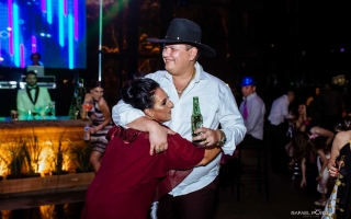 fotografo-de-casamento-em-londrina-casamento-no-campo-casamento-ao-ar-livre-brubbet-moress-fazenda-fotografo-rafael-porto-fotografia-decoracao-bento-pierolli-104.jpg