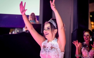 fotografo-para-festa-de-15-anos-londrina-buffet-laguna-rafael-porto-debutante-gabrielly66.jpg