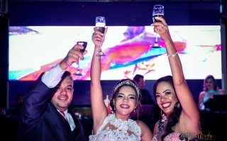 fotografo-para-festa-de-15-anos-londrina-buffet-laguna-rafael-porto-debutante-gabrielly69.jpg