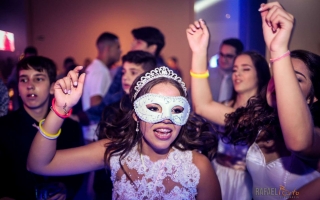 fotografo-para-festa-de-15-anos-londrina-buffet-laguna-rafael-porto-debutante-gabrielly99.jpg